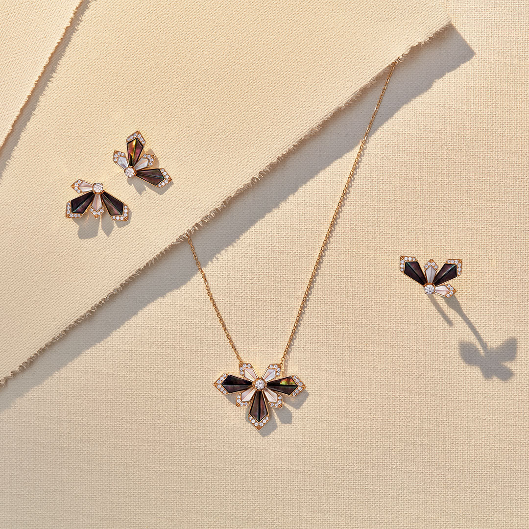 Desert Rose Yellow Gold Medium Necklace