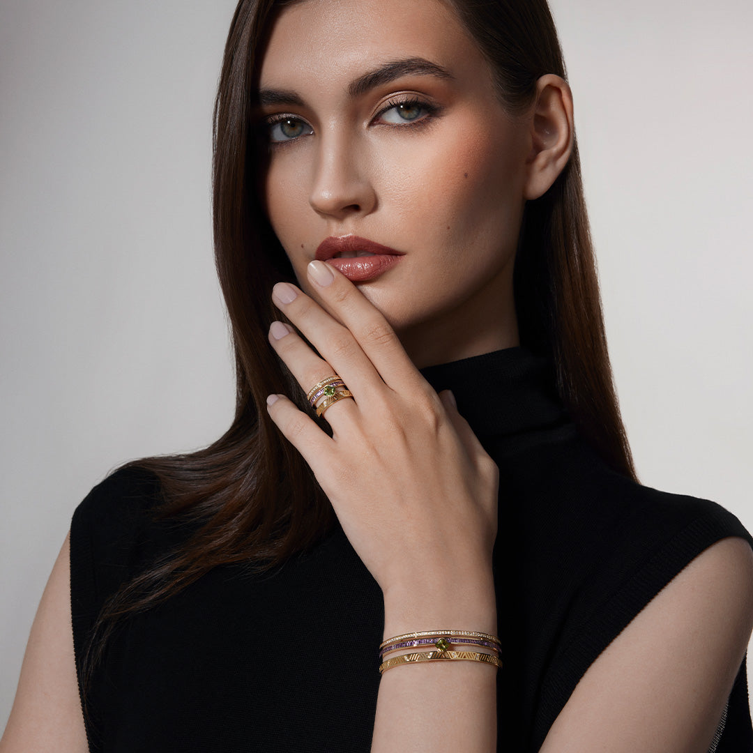 Luminous Yellow Gold Bangle