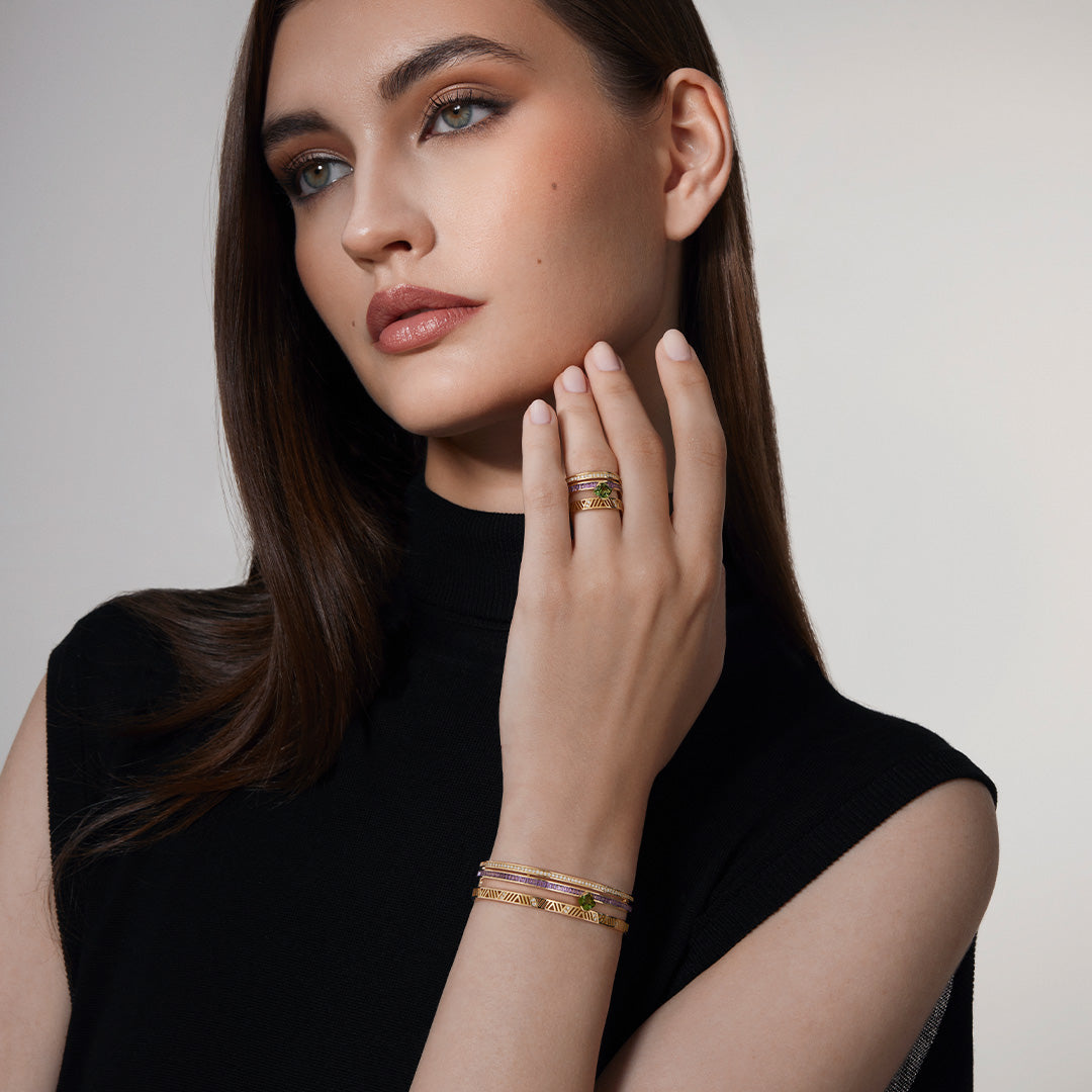 Luminous Yellow Gold Bangle