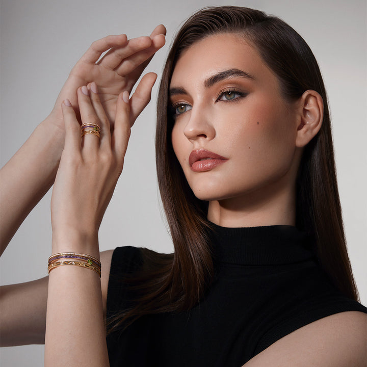 Luminous Yellow Gold Bangle